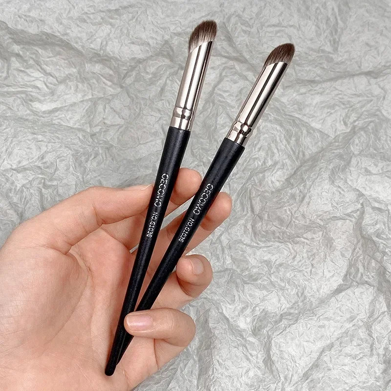 1pc Precision Concealer Brush – Soft & Fluffy