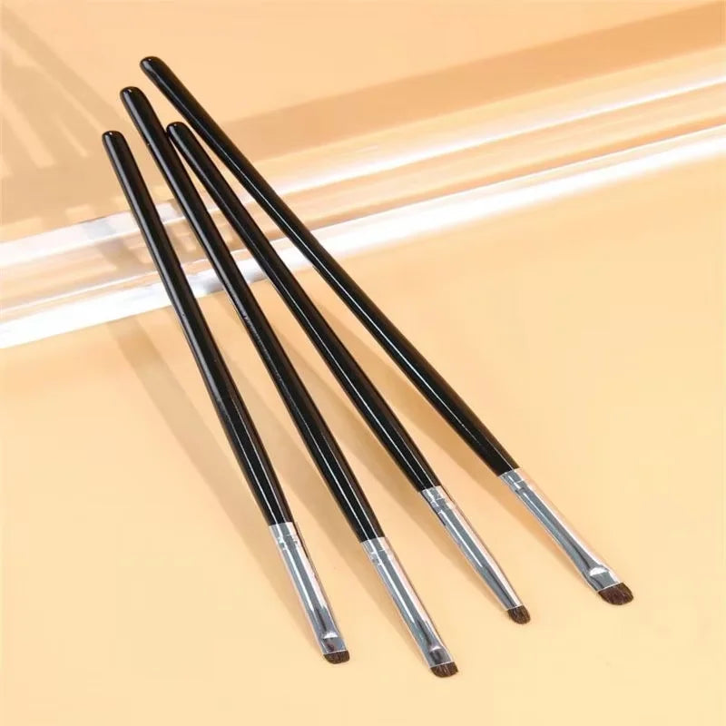 4pcs Fine Eyeshadow & Eyeliner Brush Set